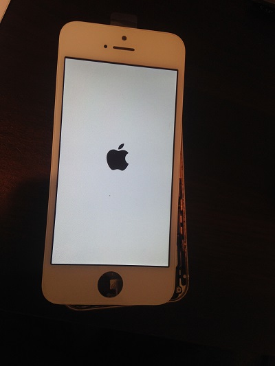 画面修理中のiPhone5S